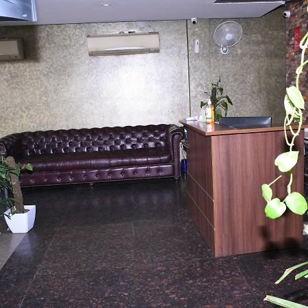 Hotel Flora Inn Gurgaon Exterior photo