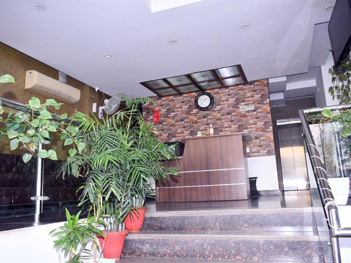 Hotel Flora Inn Gurgaon Exterior photo